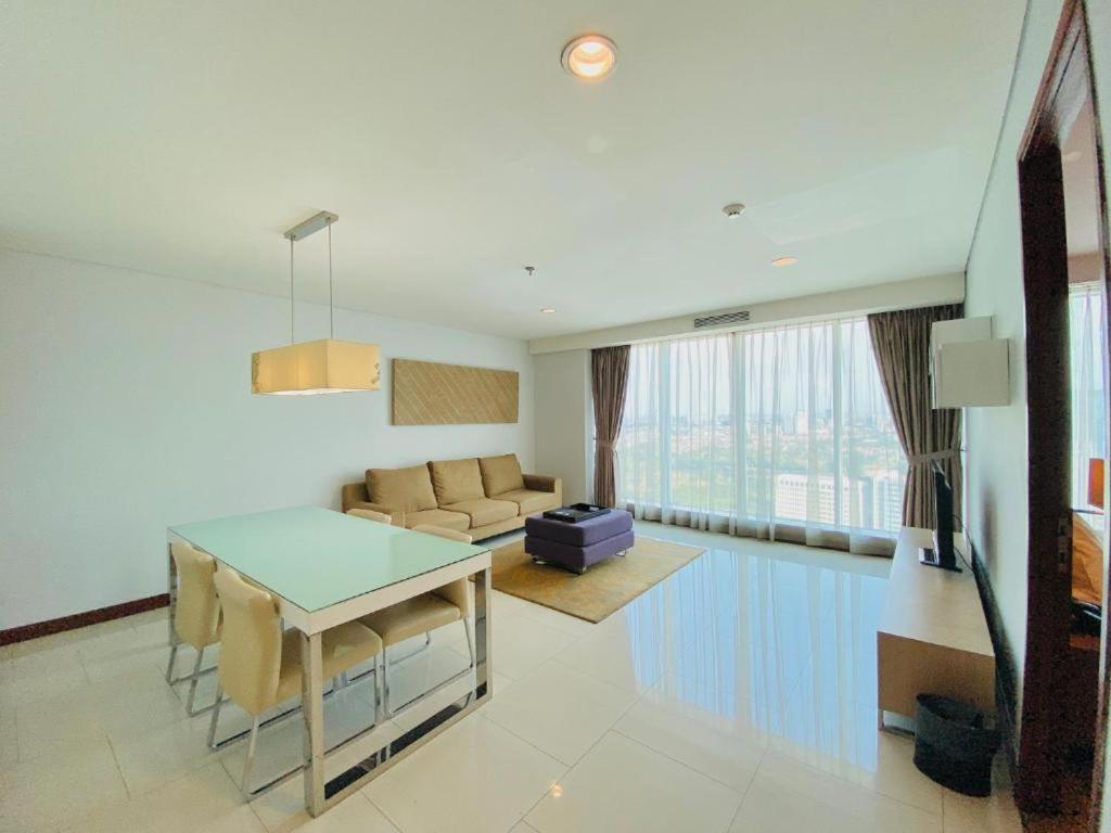 The H Tower Rasuna Suites Kuningan Jakarta By Villaloka Экстерьер фото