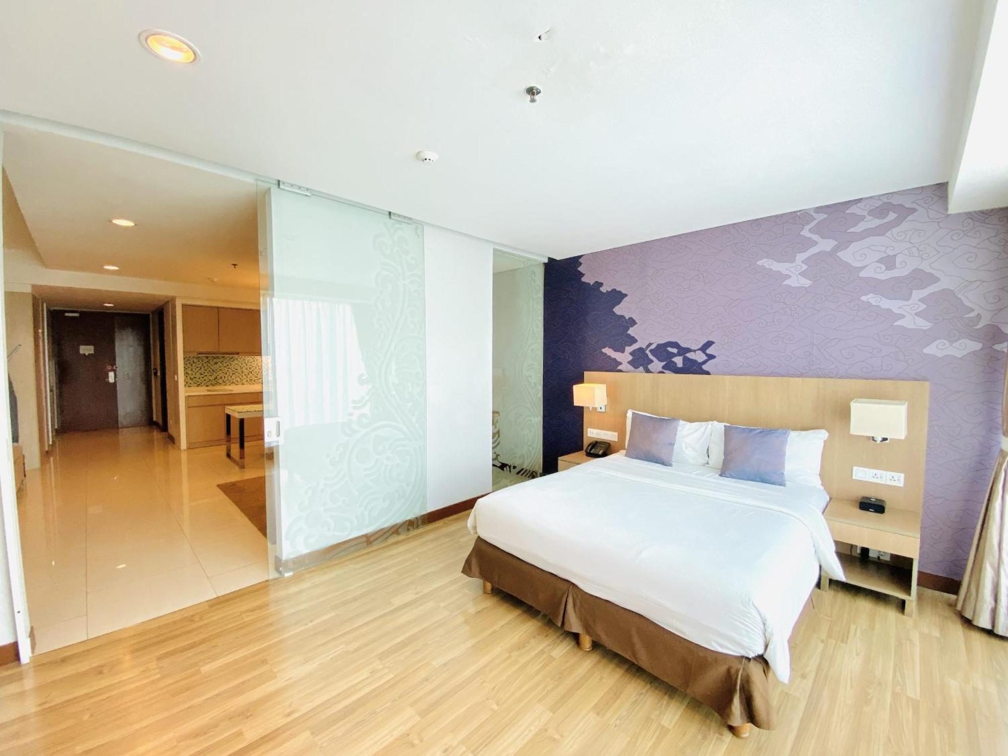 The H Tower Rasuna Suites Kuningan Jakarta By Villaloka Экстерьер фото